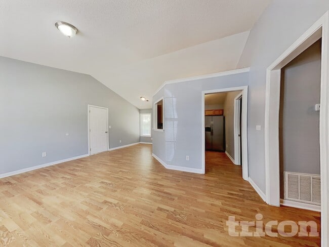 Building Photo - 621 Southern Trace Crossing