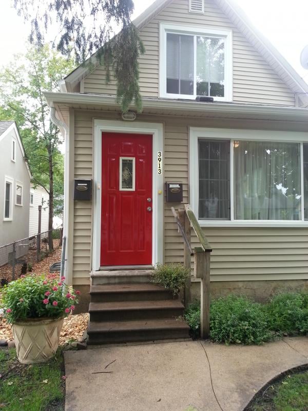 Building Photo - 3913 37th Ave S