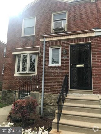 Building Photo - 913 E Upsal St
