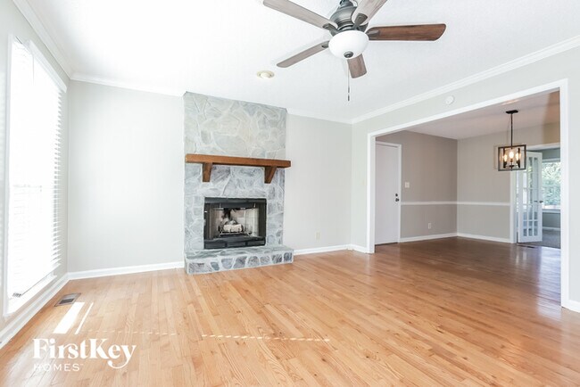 Building Photo - 84 Pine Grove Cir