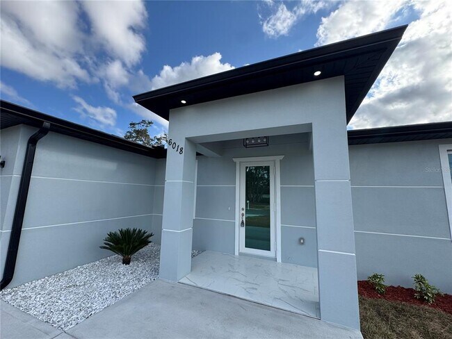 Foto del edificio - 6018 Newmark St