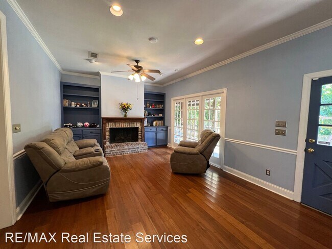 Building Photo - 4 br, 3 bath House - 6139 Dillingham Ave