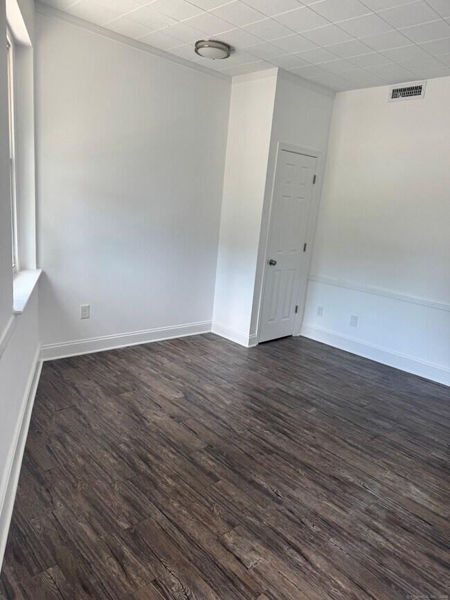 Foto del edificio - 3142 Fairfield Ave