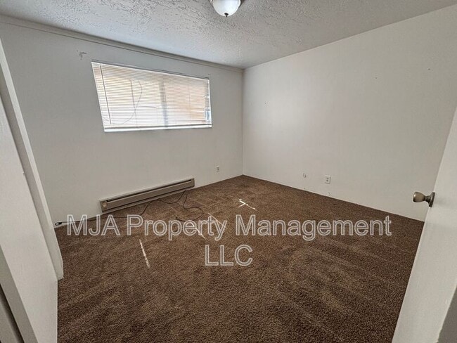 Building Photo - 804 15th St