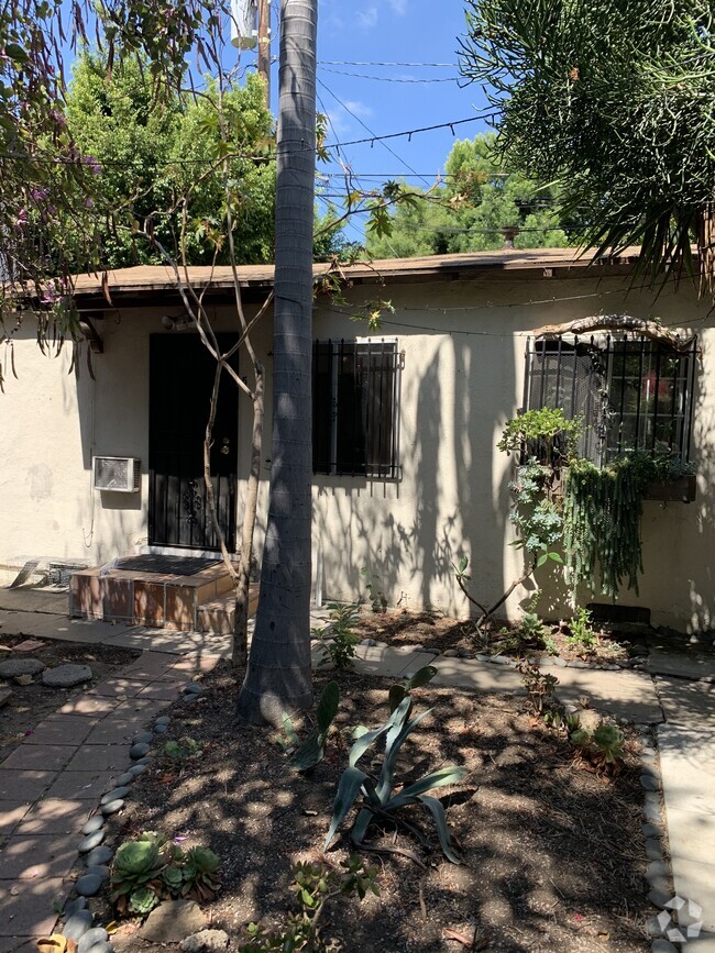 Building Photo - 1145 N Formosa Ave