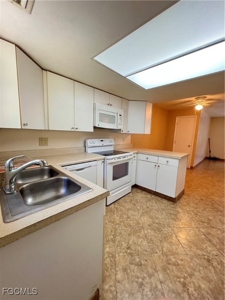 Building Photo - 1825 Oak Ln