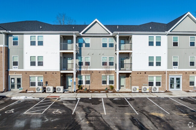 Fotografía del edificio - Madison View Apartments