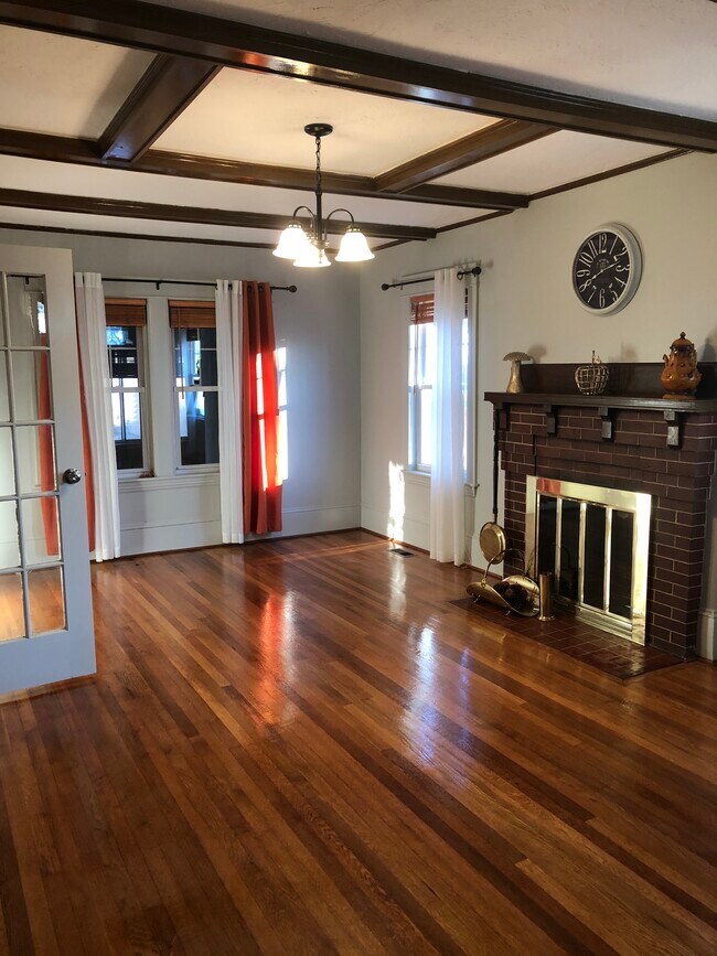 Foto del edificio - 61 Hadwen Rd