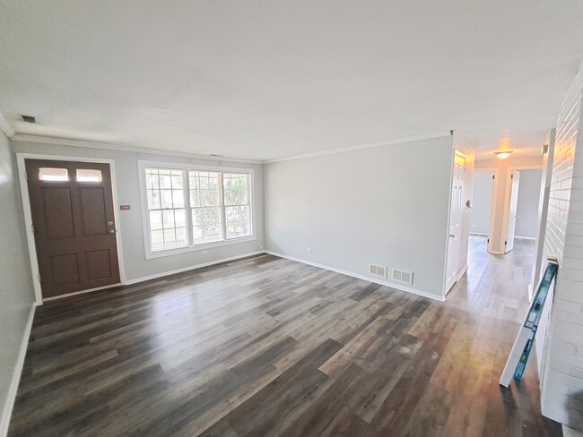 Building Photo - 1736 W Weathersfield Way