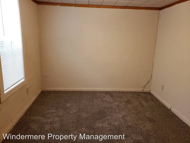 Building Photo - 426 Mountain View Dr