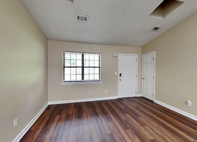 Building Photo - 1803 Oriole Trail