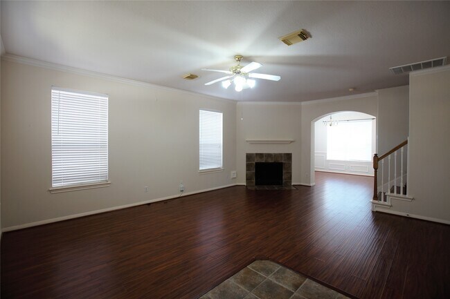 Foto del edificio - 607 Ashley Cove Ct