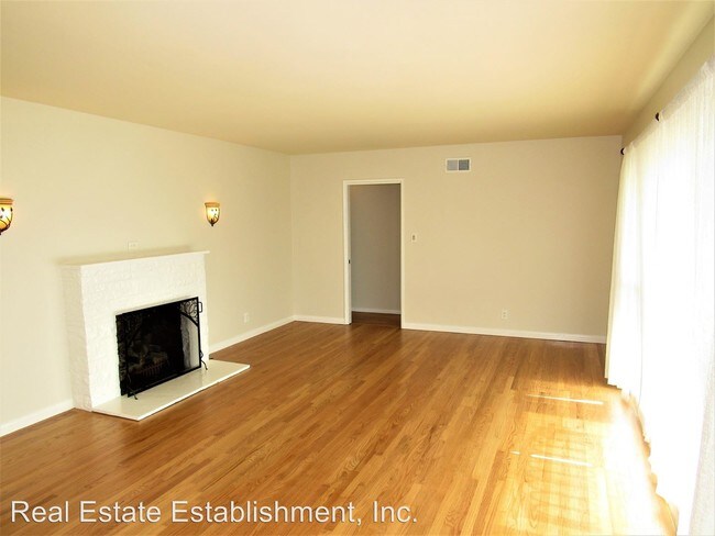 Building Photo - 1423 E Maple Ave