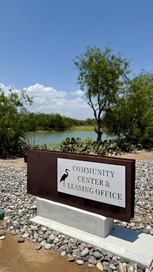 Foto del edificio - 708 Onyx Dr