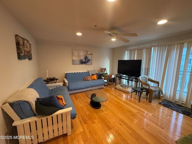 Foto del edificio - 30 Sumner Ave