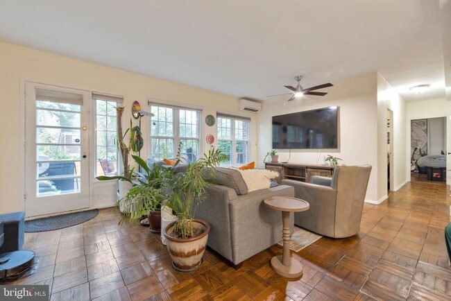 Foto del edificio - 3400 Gunston Rd