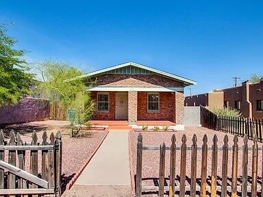 Foto del edificio - 322 N Cherry Ave