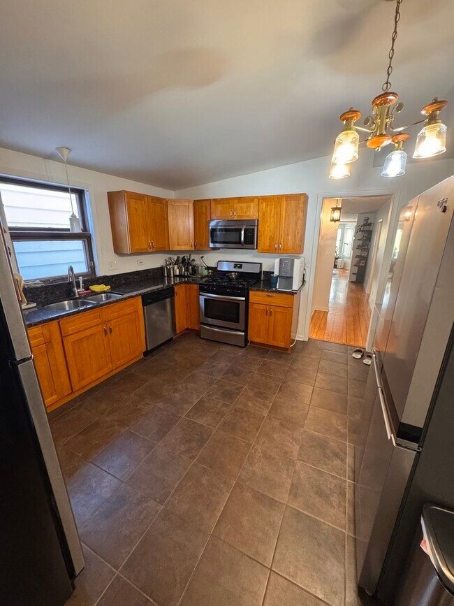 Foto del edificio - 2728 W Melrose St