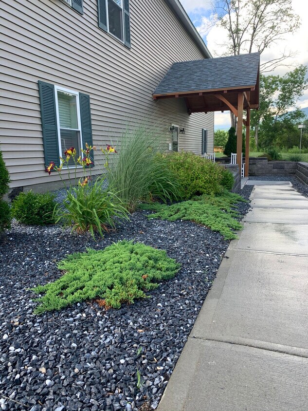 131 School St Unit Apartment 1 Rear, Manchester Center, VT 05255