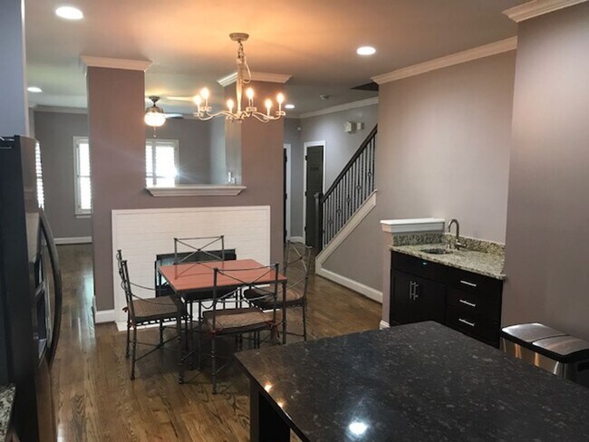 Foto del edificio - Gorgeous and Spacious 4 bedroom home!!