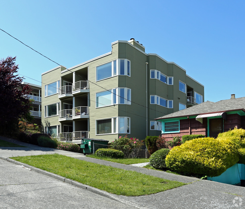 Primary Photo - Emerald Vista
