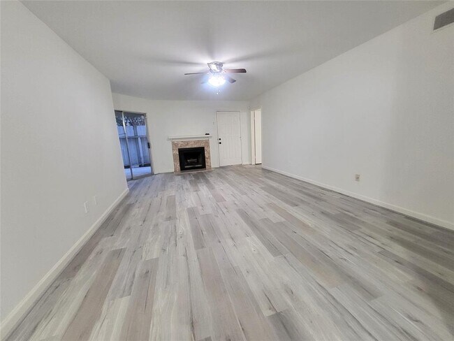 Foto del edificio - 8787 Brae Acres Rd