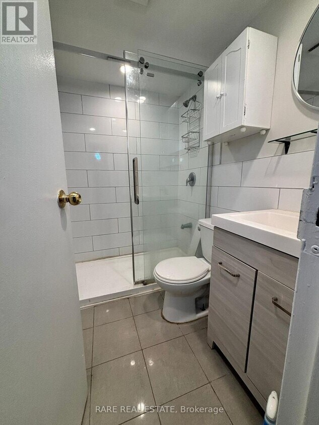 Building Photo - 120 Spencer Ave