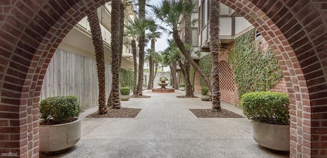 Building Photo - 150 Dolores St