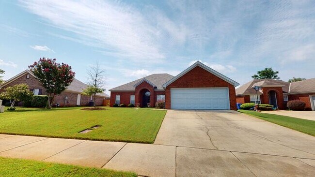 Foto del edificio - Immaculate Masterpiece in Prattville 4/2