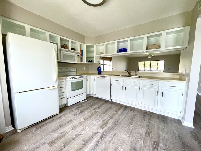 Kitchen - 1850 Atlantic St