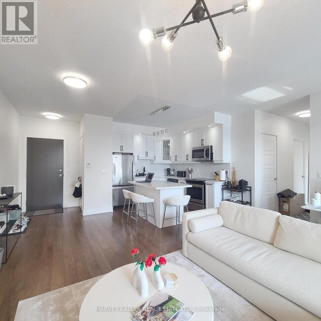 Building Photo - 28 Linden St