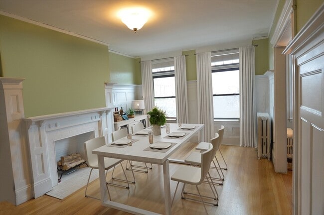 Foto del edificio - 1805 Beacon St