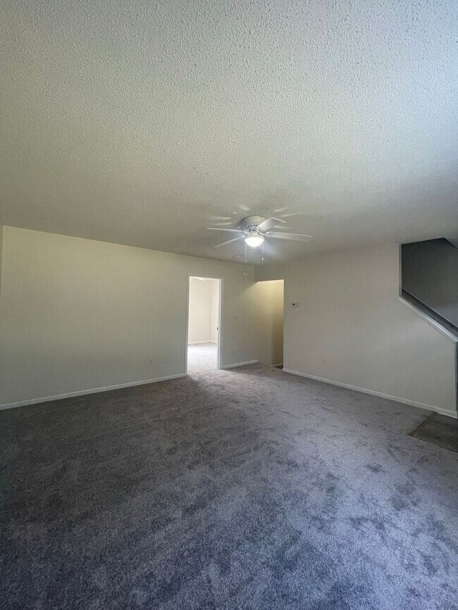 Building Photo - 1334 Devon Ln