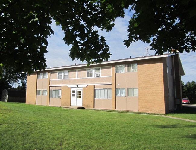 Walnut Knoll Apartments Apartments in Big Rapids, MI