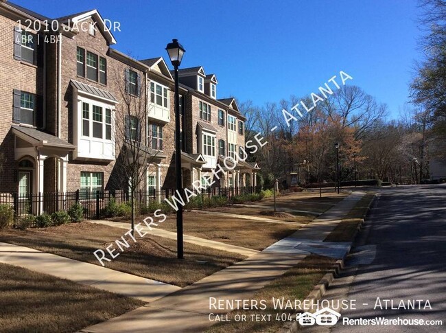 Foto del edificio - Luxury Townhome in Roswell