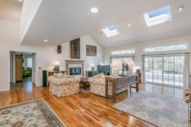 Foto del edificio - 9 Polo Grounds Ln