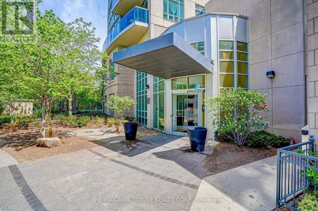 Building Photo - 90 Absolute Ave