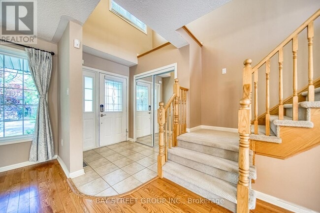 Building Photo - 1273 Glenrose Crescent