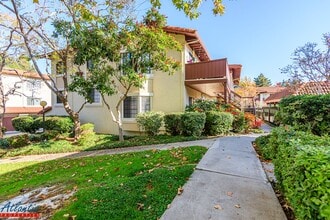 Building Photo - 431 Costa Mesa Terrace