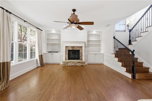 Building Photo - 6421 Crown Forest Ct