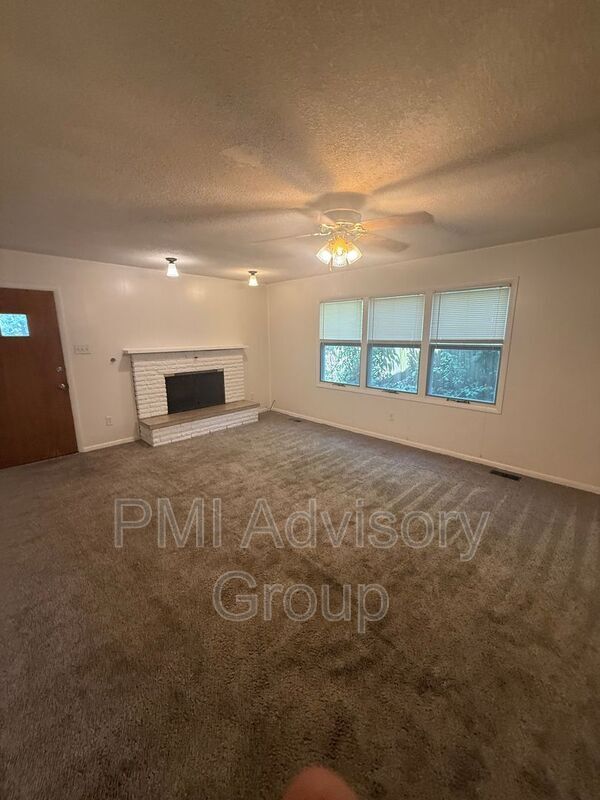 Foto del edificio - 1643 SW Knollwood Dr