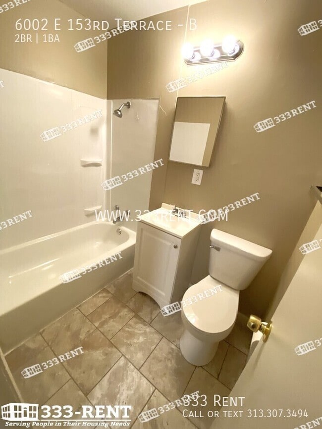 Foto del edificio - Lovely duplex ready for you to move right in!