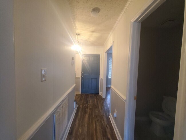 Building Photo - 5594 Withorn ~ Ascot