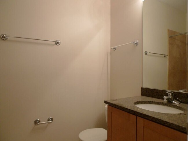 Foto del edificio - 2335 W Washington Blvd