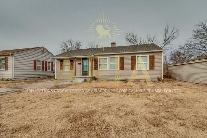 Foto principal - 3 Bed/1 Bath House Near Tinker AFB! *1/2 O...