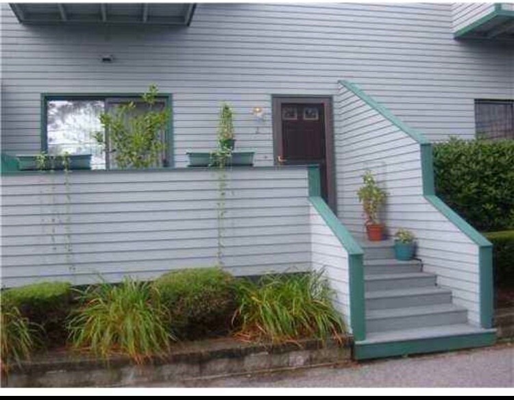 Foto principal - 661 Metacom Ave
