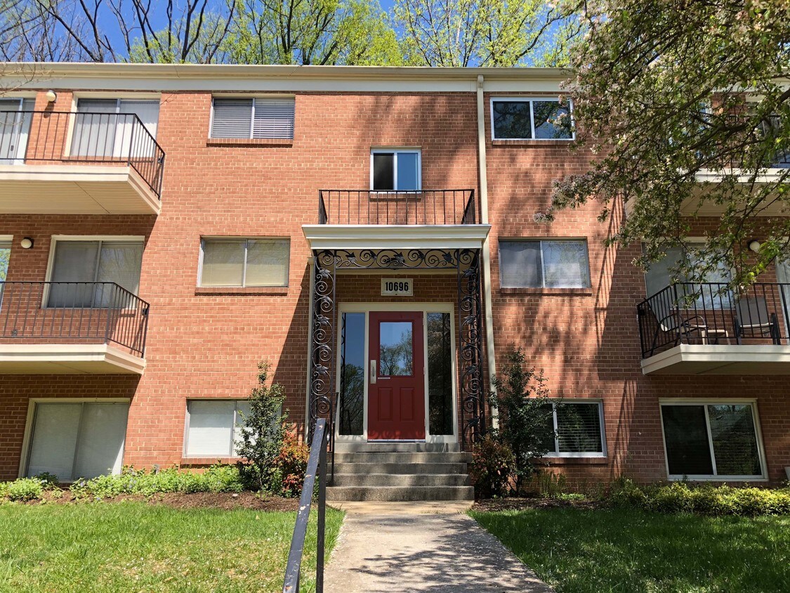 10696 Weymouth St Unit 204, Bethesda, MD 20814 Condo for Rent in Bethesda, MD