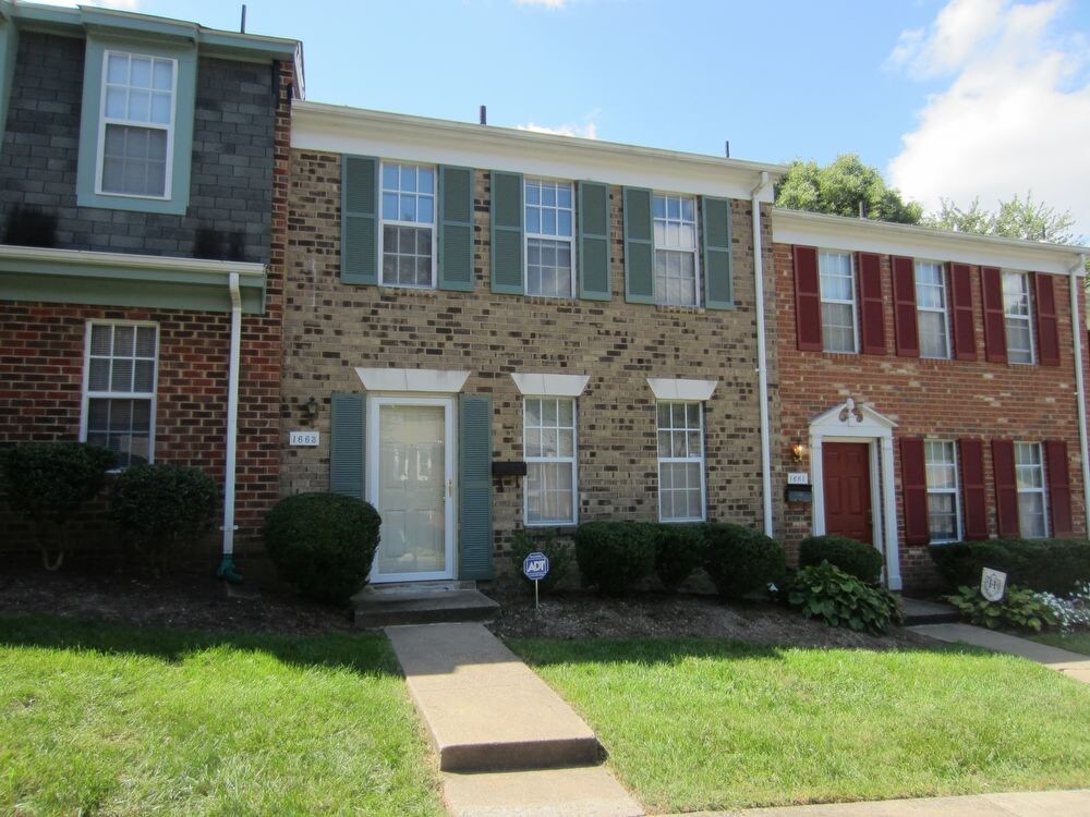 Primary Photo - 1663 Independence Ct