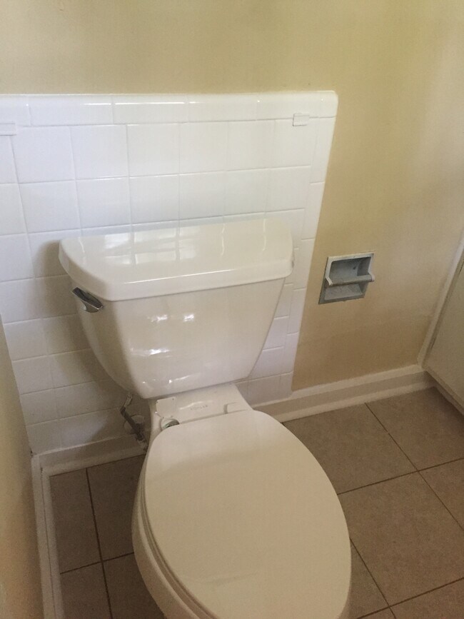 Foto del edificio - 3328 Oakview Dr