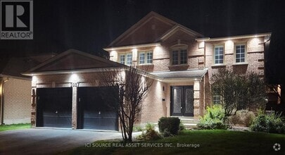 Building Photo - 2037 Mckerlie Crescent